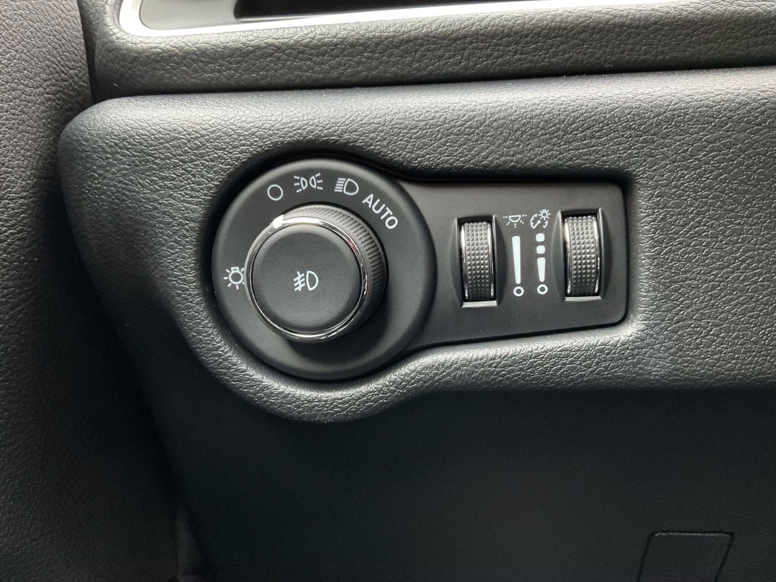 2026 Red Hot Pearlcoat Chrysler Pacifica Select AWD Van