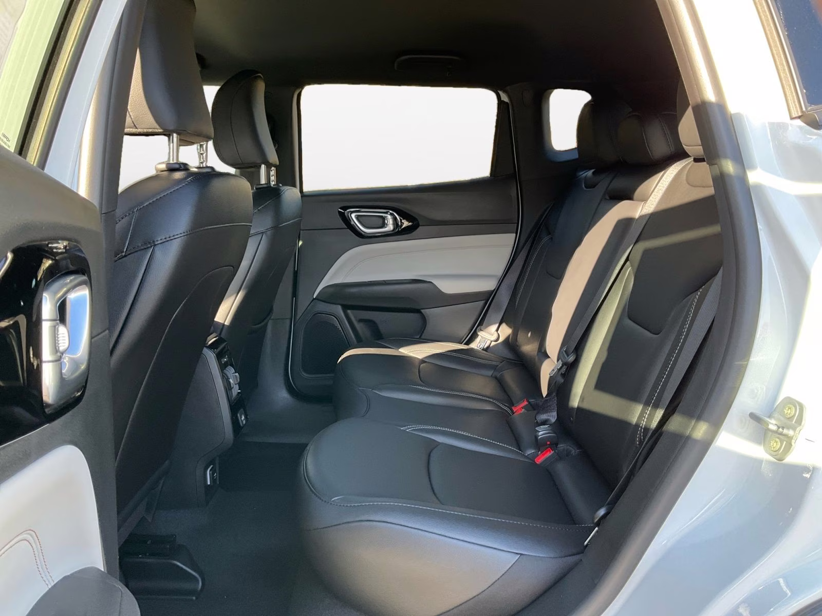 2026 Bright White Clearcoat Jeep Compass Limited 4X4 SUV