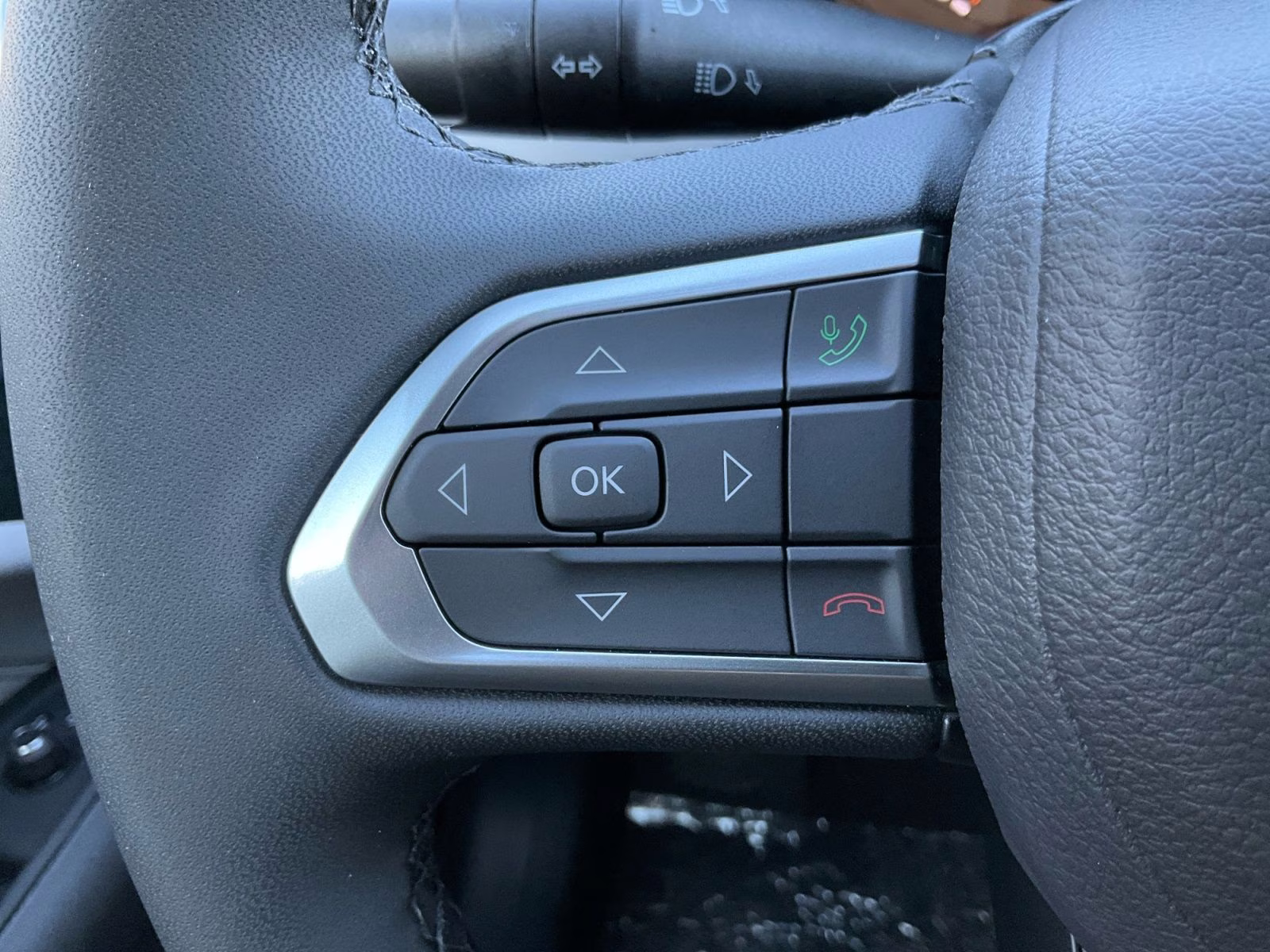 2026 Bright White Clearcoat Jeep Compass Limited 4X4 SUV