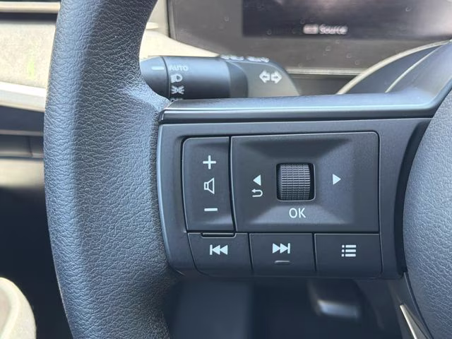 2026 Aspen White Tricoat Nissan Kicks SV FWD SUV