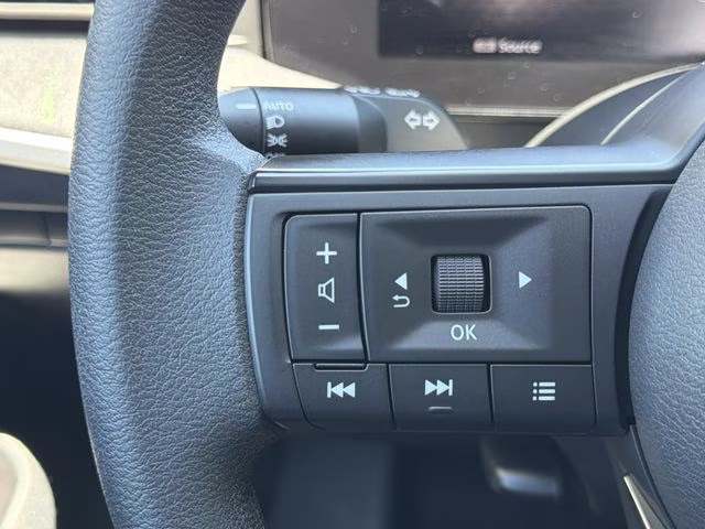 2026 Aspen White Tricoat Nissan Kicks SV FWD SUV
