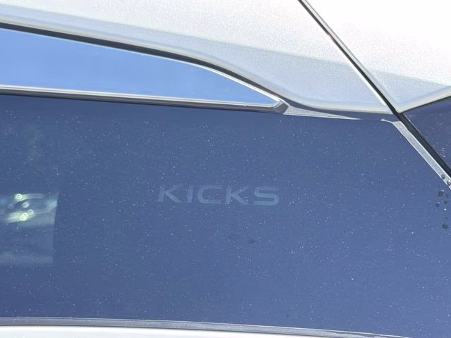 2026 Aspen White Tricoat Nissan Kicks SV FWD SUV