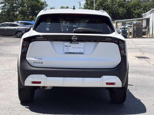 2026 Aspen White Tricoat Nissan Kicks SV FWD SUV