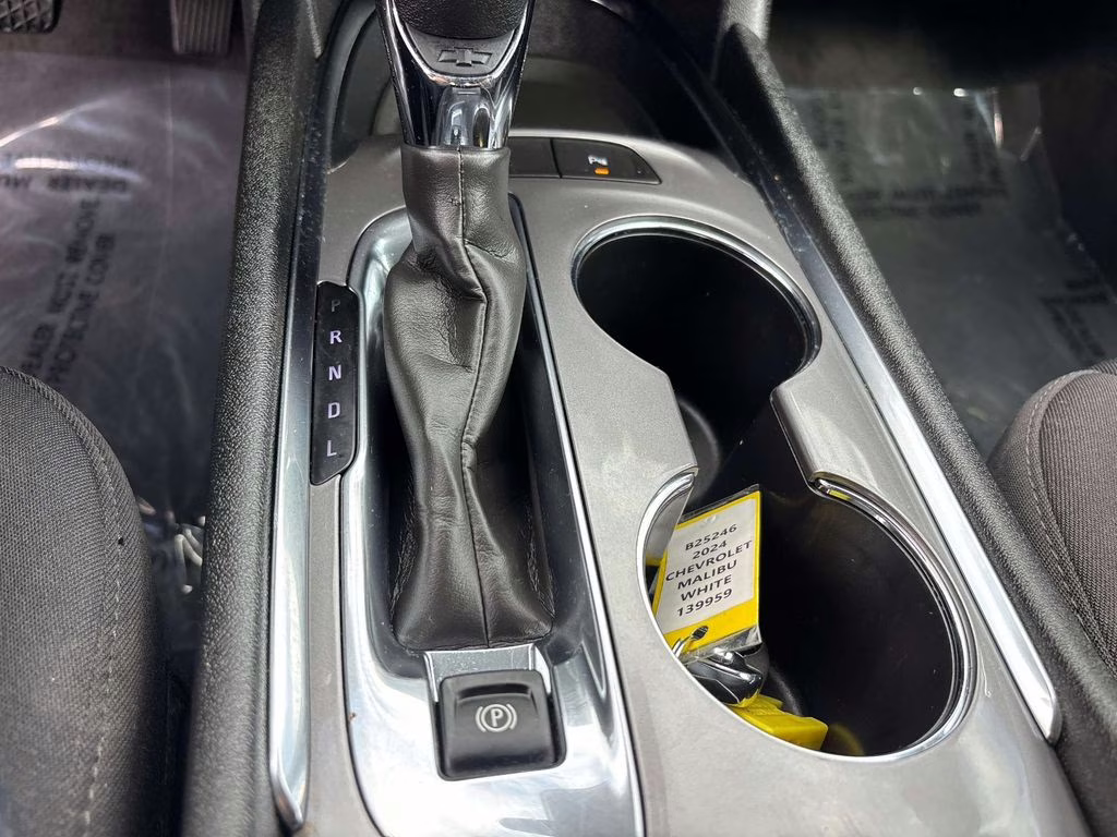 2024 Summit White Chevrolet Malibu LT FWD Sedan