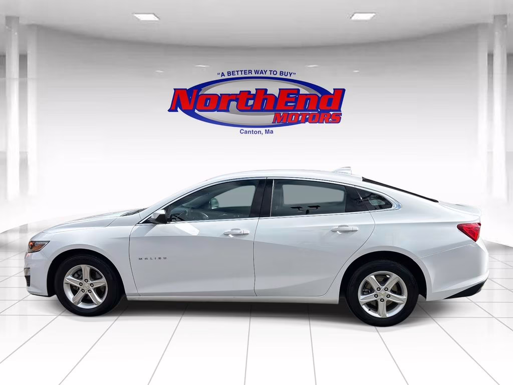 2024 Summit White Chevrolet Malibu LT FWD Sedan