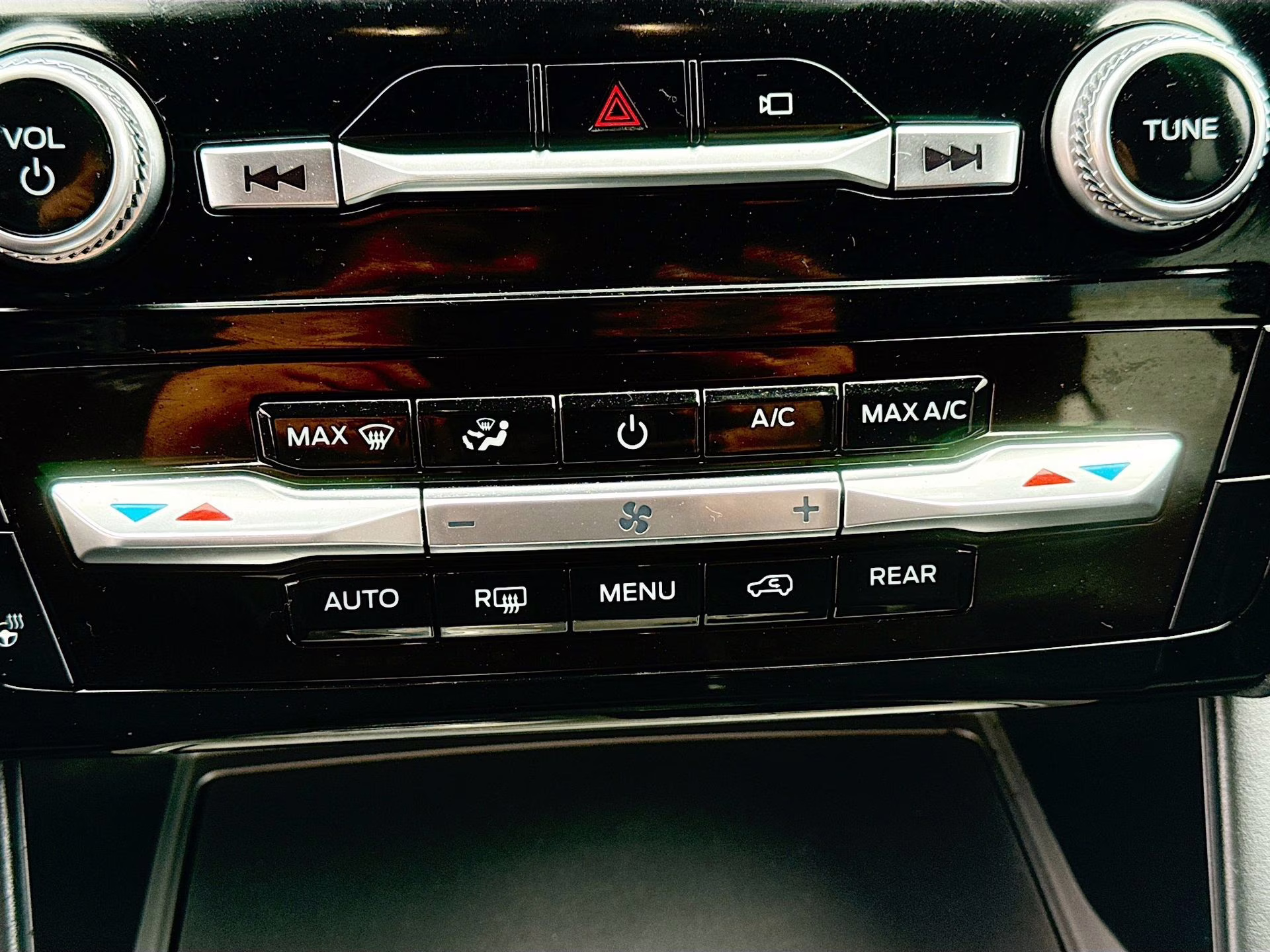 2023 Carbonized Gray Metallic Ford Explorer ST-Line RWD SUV