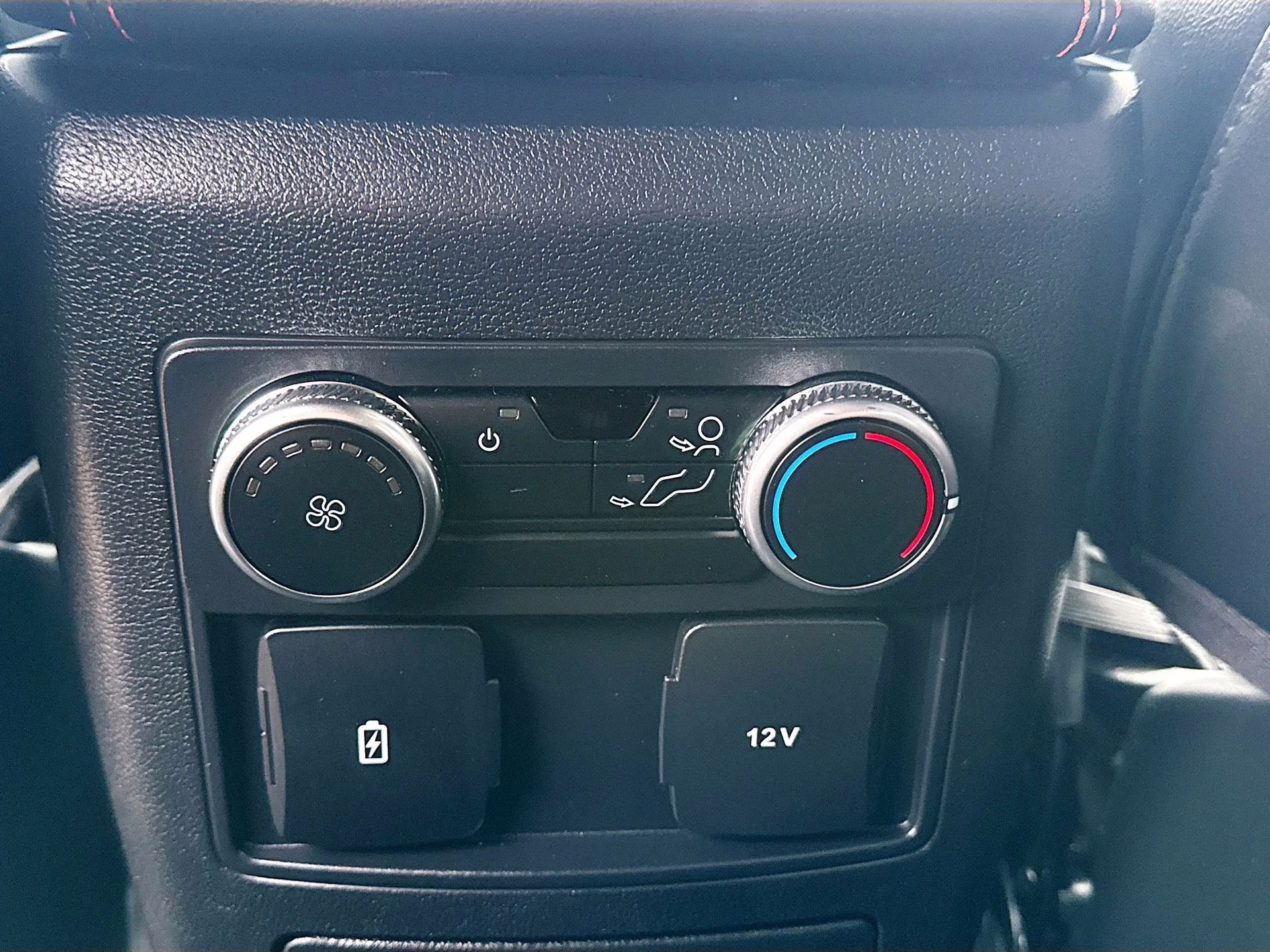 2023 Carbonized Gray Metallic Ford Explorer ST-Line RWD SUV