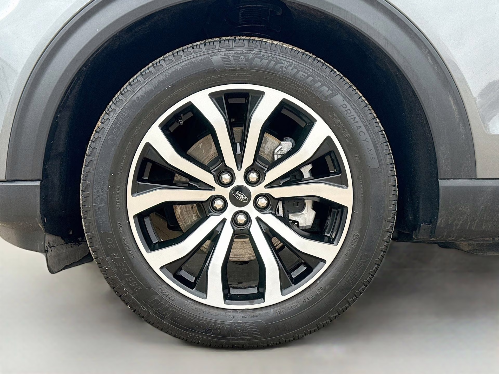 2023 Carbonized Gray Metallic Ford Explorer ST-Line RWD SUV