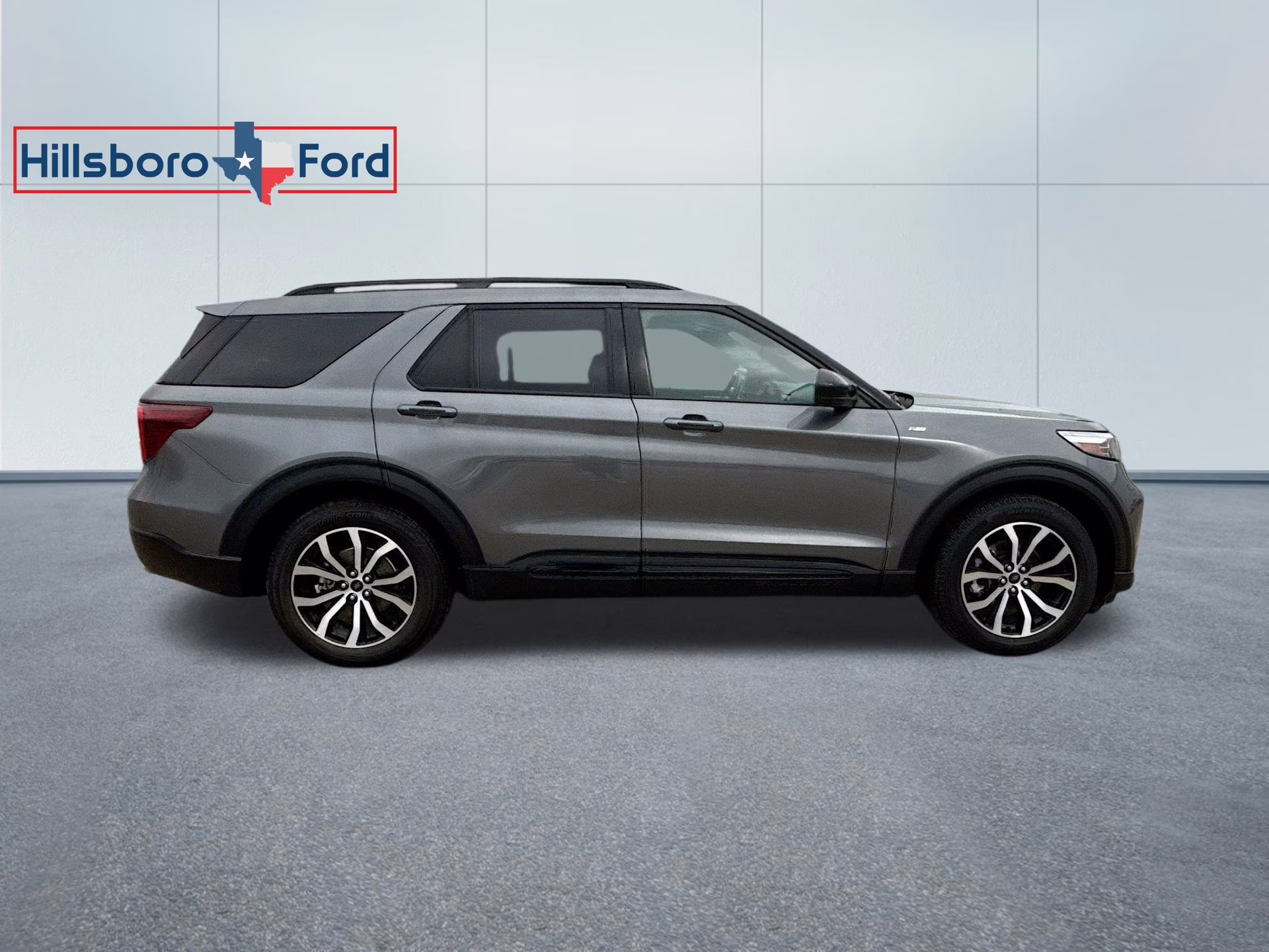 2023 Carbonized Gray Metallic Ford Explorer ST-Line RWD SUV