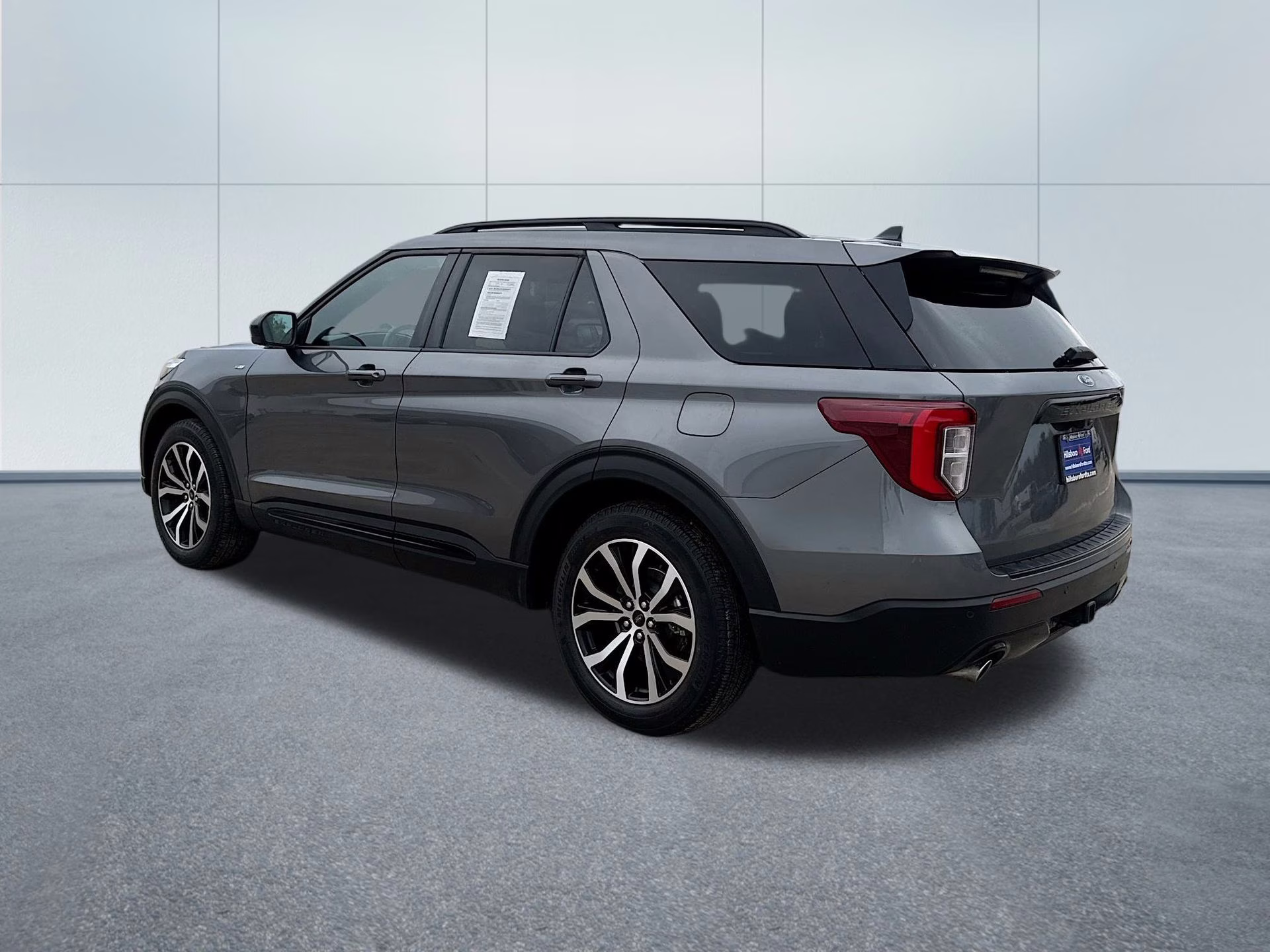 2023 Carbonized Gray Metallic Ford Explorer ST-Line RWD SUV