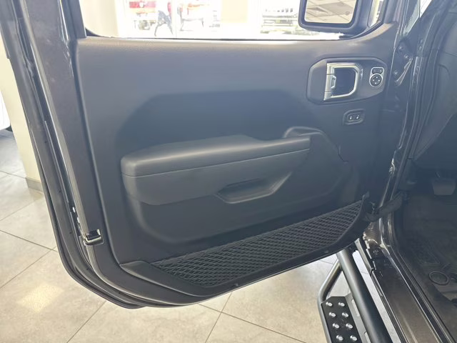 2026 Granite Crystal Metallic Clearcoat Jeep Wrangler Willys 4X4 Convertible