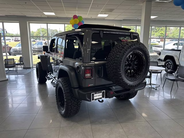 2026 Granite Crystal Metallic Clearcoat Jeep Wrangler Willys 4X4 Convertible