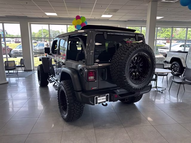 2026 Granite Crystal Metallic Clearcoat Jeep Wrangler Willys 4X4 Convertible
