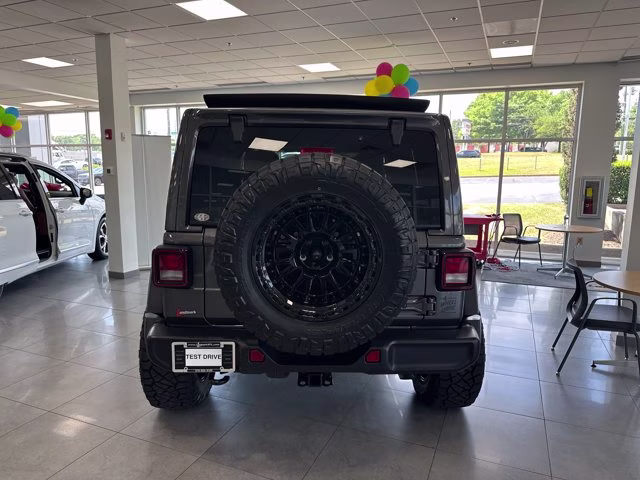 2026 Granite Crystal Metallic Clearcoat Jeep Wrangler Willys 4X4 Convertible