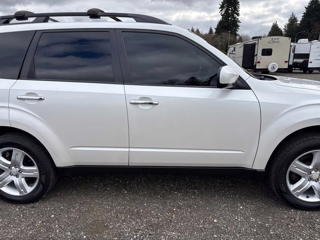 2009 Satin White Pearl Subaru Forester 2.5X AWD SUV