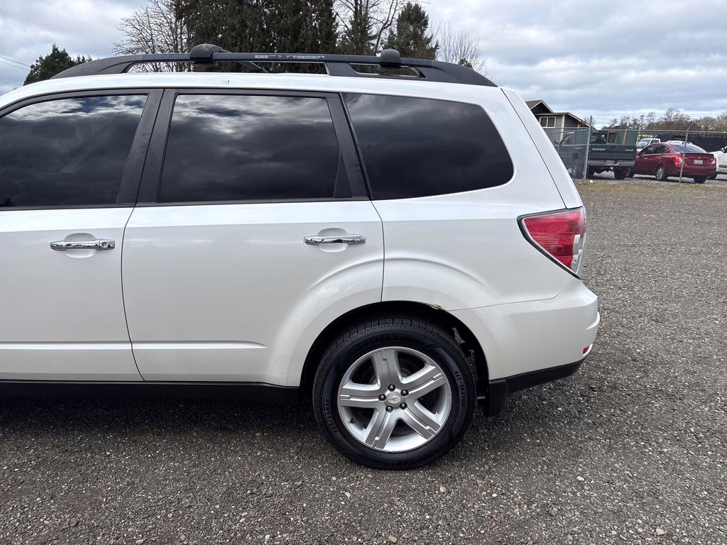 2009 Satin White Pearl Subaru Forester 2.5X AWD SUV