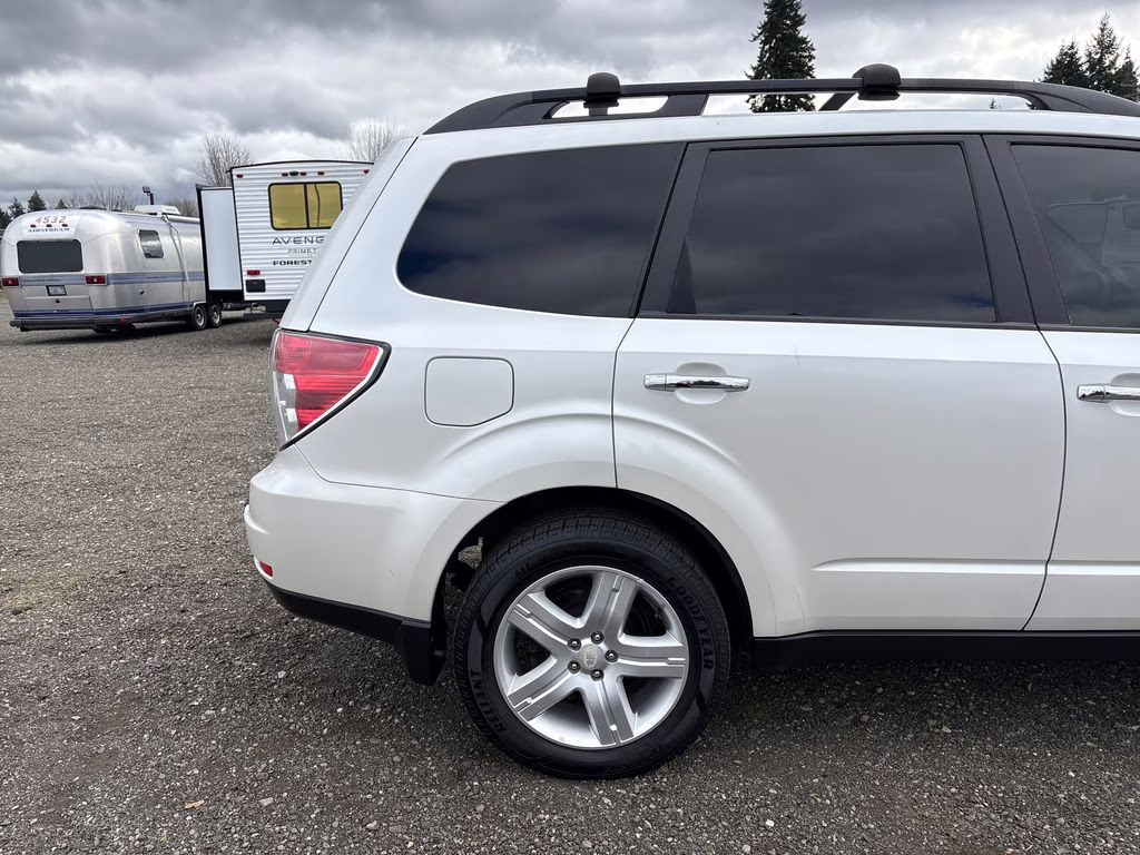 2009 Satin White Pearl Subaru Forester 2.5X AWD SUV