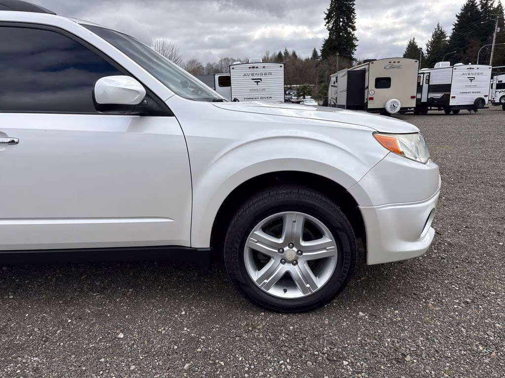 2009 Satin White Pearl Subaru Forester 2.5X AWD SUV
