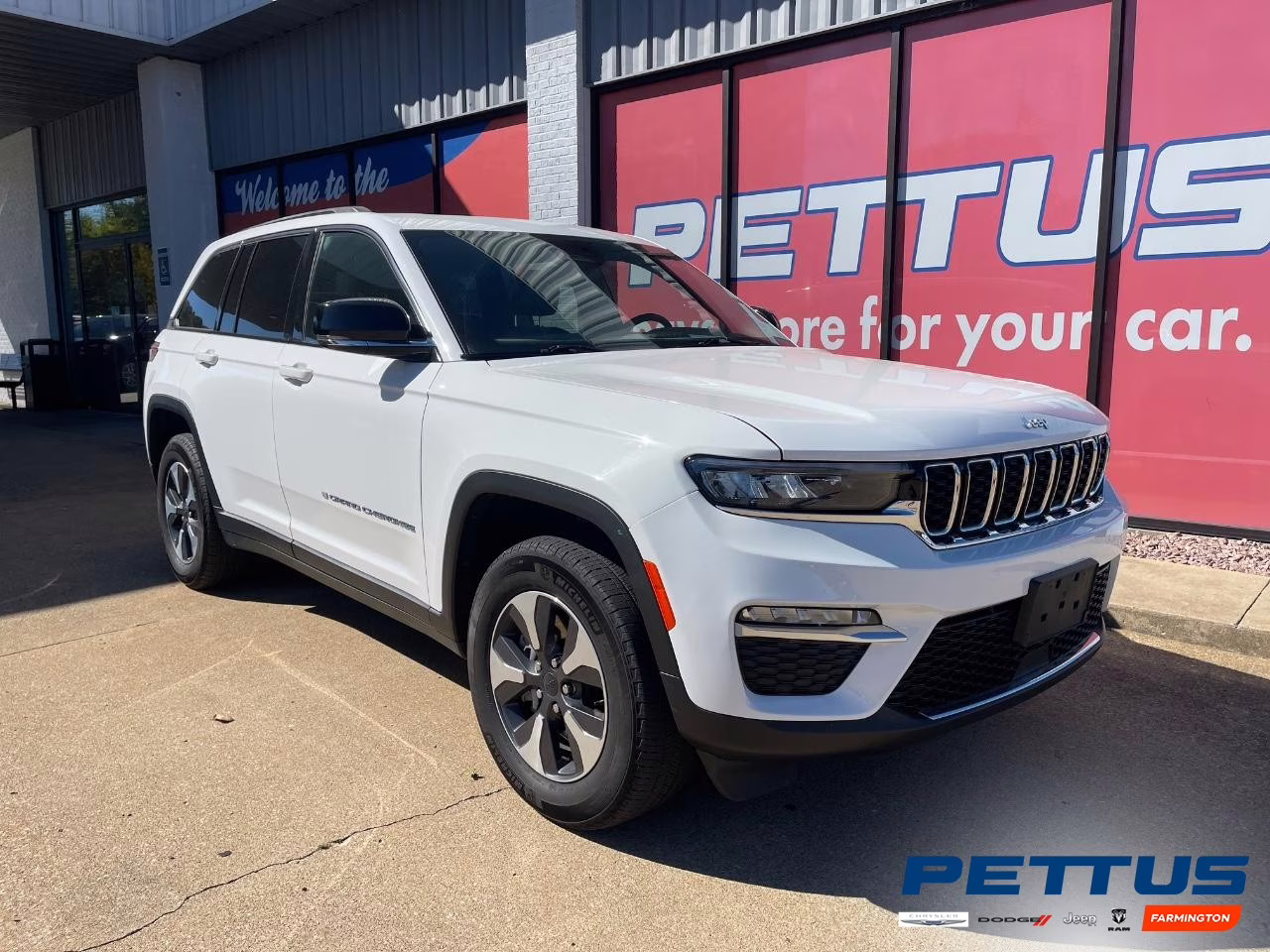 2024 Bright White Clearcoat Jeep Grand Cherokee 4xe 4X4 SUV