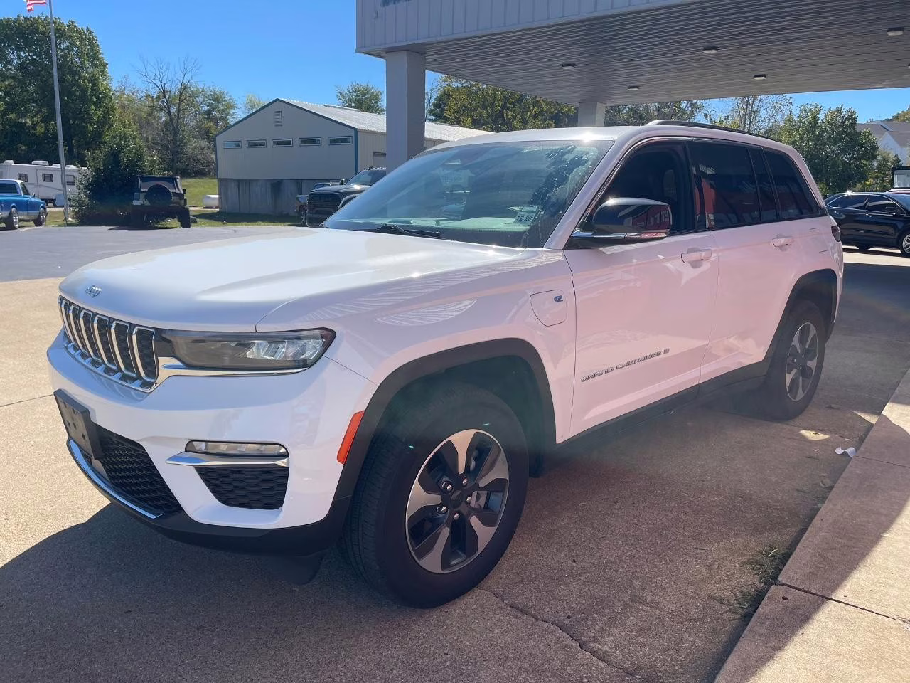 2024 Bright White Clearcoat Jeep Grand Cherokee 4xe 4X4 SUV