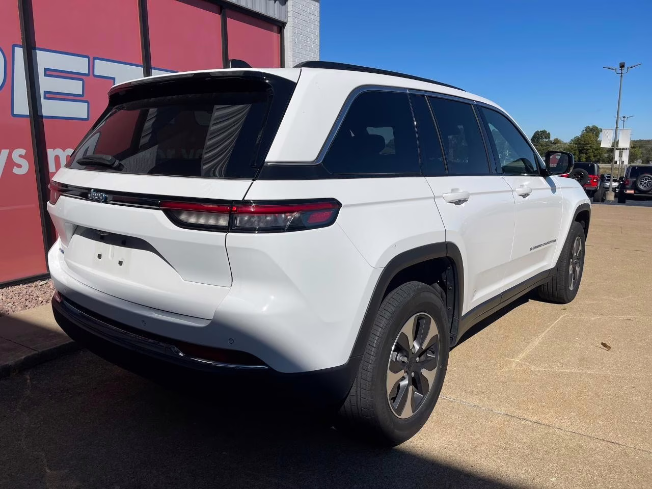 2024 Bright White Clearcoat Jeep Grand Cherokee 4xe 4X4 SUV