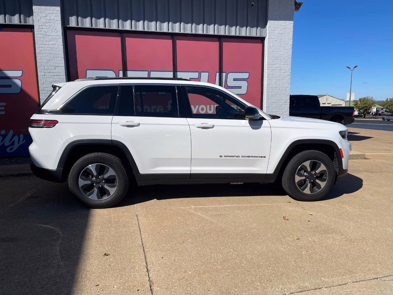 2024 Bright White Clearcoat Jeep Grand Cherokee 4xe 4X4 SUV