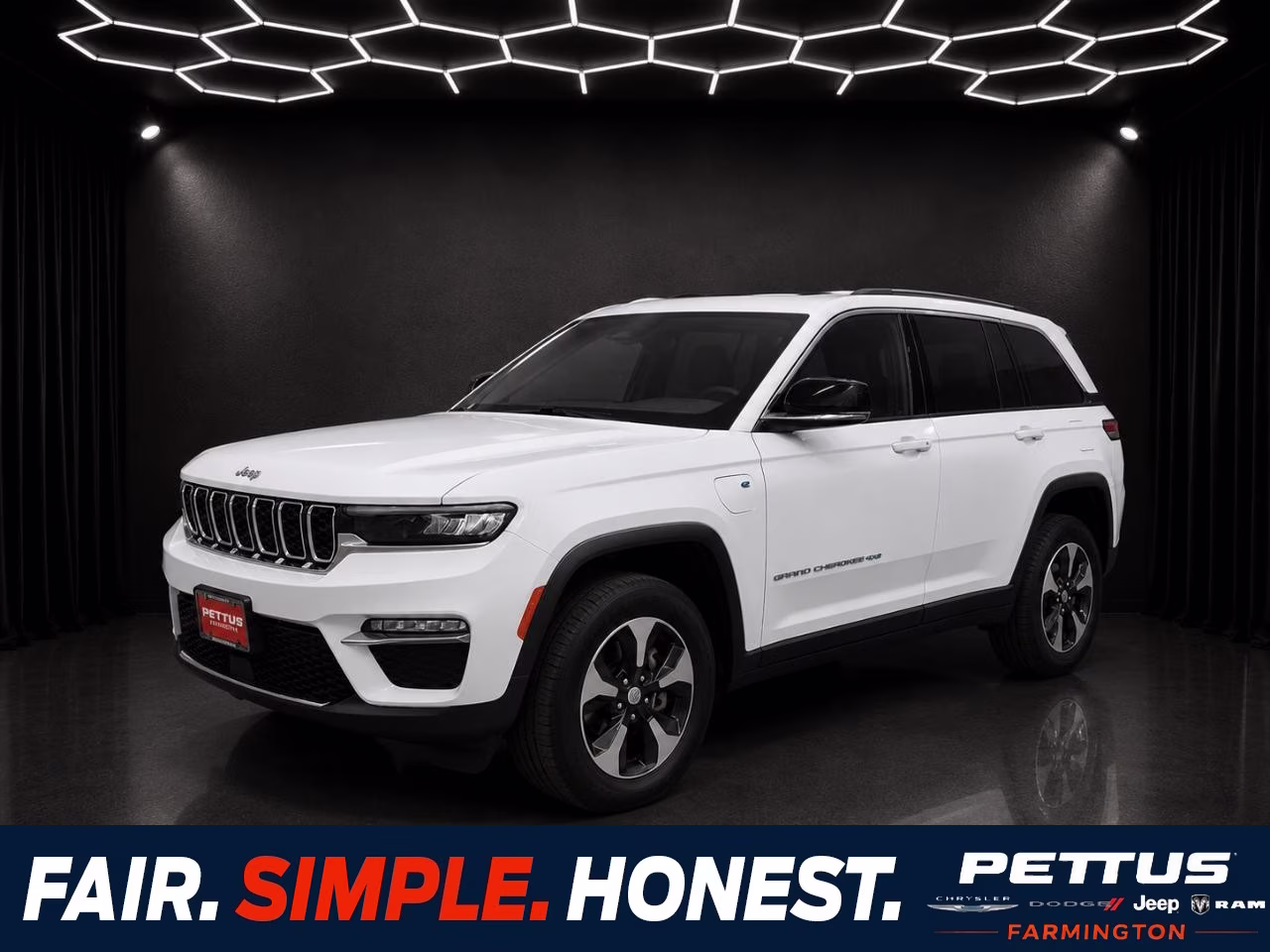 2024 Bright White Clearcoat Jeep Grand Cherokee 4xe 4X4 SUV