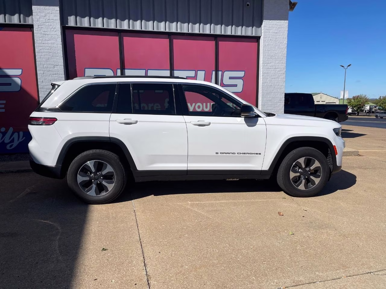 2024 Bright White Clearcoat Jeep Grand Cherokee 4xe 4X4 SUV