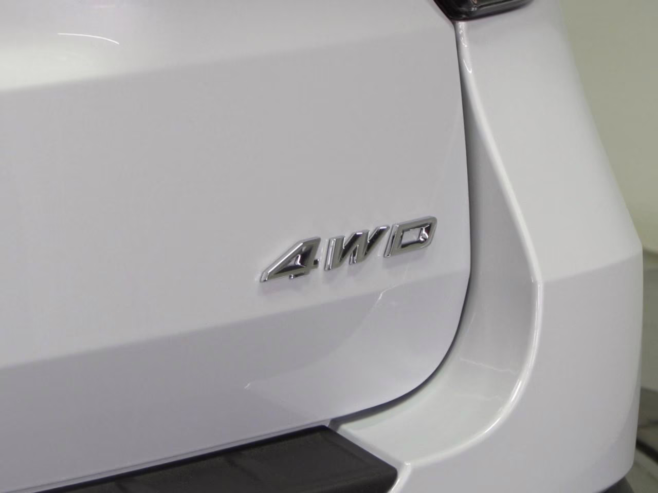 2026 Space Silver Ford Explorer Active 4X4 SUV