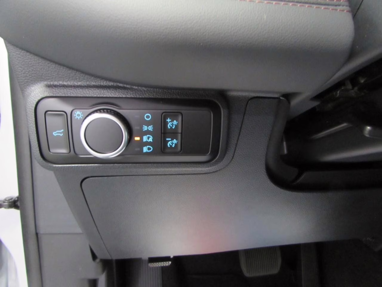 2026 Space Silver Ford Explorer Active 4X4 SUV