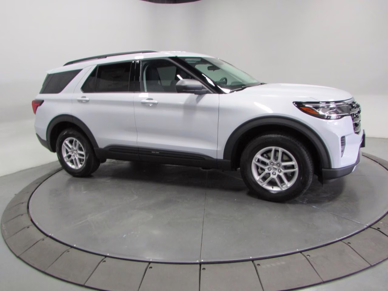 2026 Space Silver Ford Explorer Active 4X4 SUV