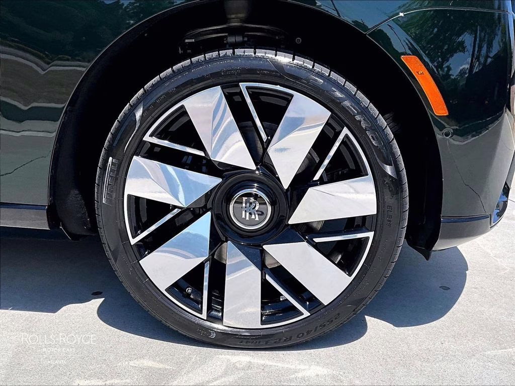 2026 Dark Emerald Rolls-Royce Cullinan AWD SUV