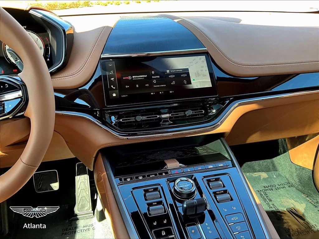 2026 Aston Martin DBX 707 - Photo 7