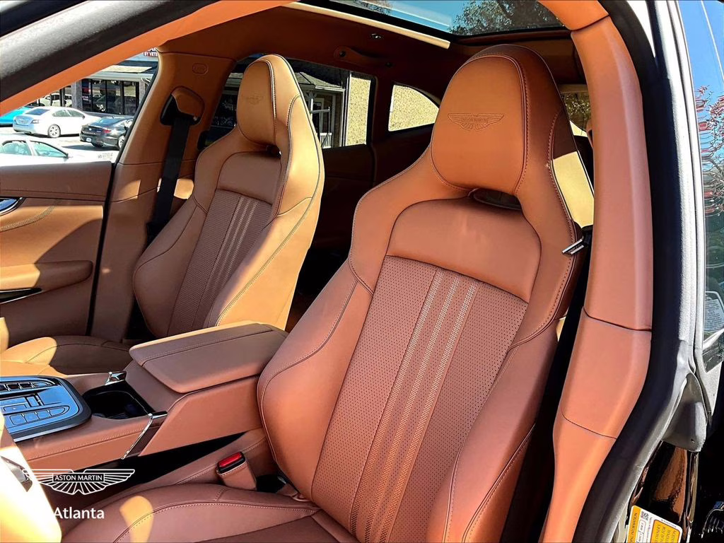 2026 Aston Martin DBX 707 - Photo 9