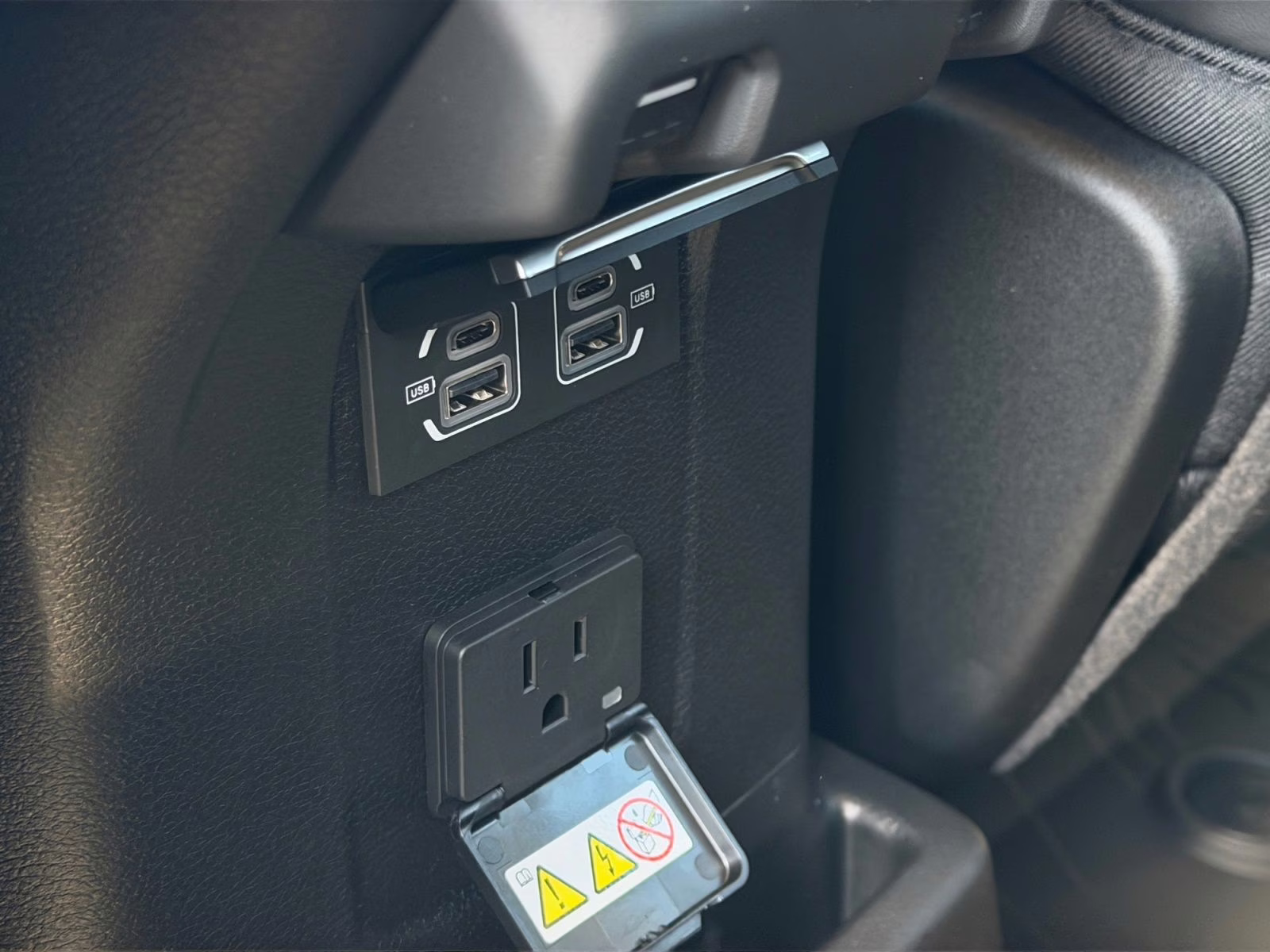 2026 Granite Crystal Metallic Clearcoat Jeep Wrangler Rubicon 4X4 SUV