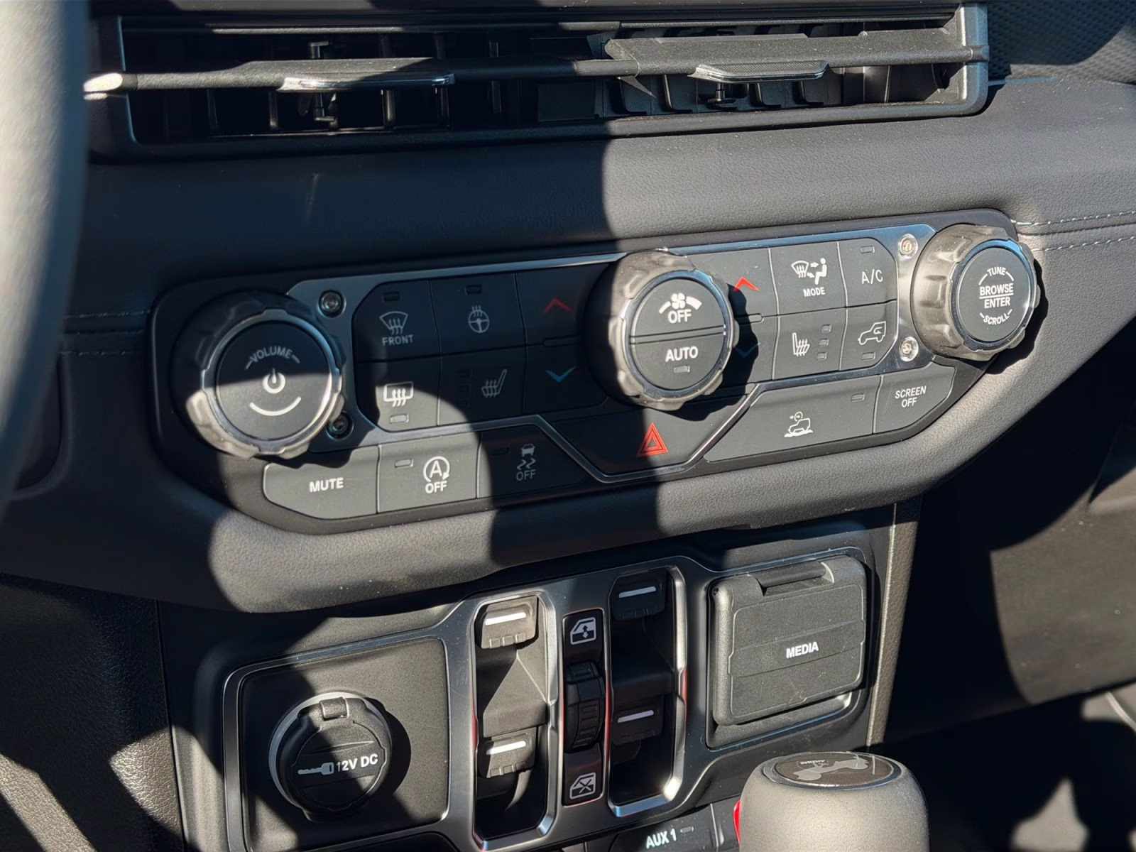 2026 Granite Crystal Metallic Clearcoat Jeep Wrangler Rubicon 4X4 SUV