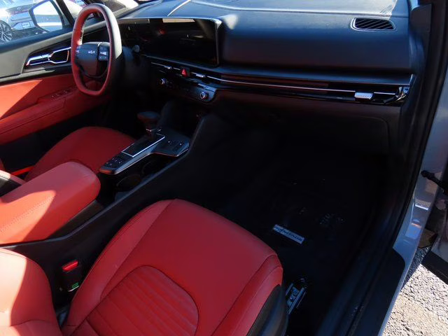 2026 Wolf Gray Kia Sportage SX FWD SUV