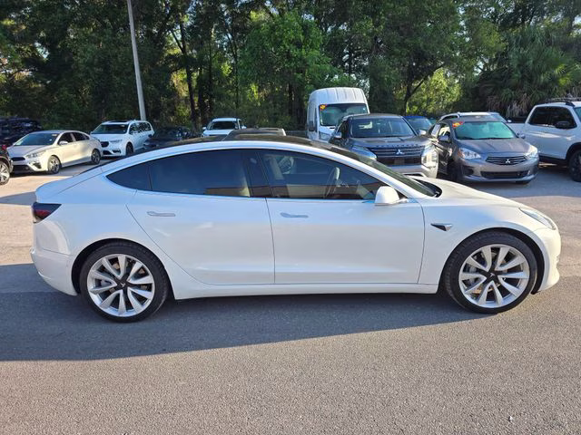 2019 White Tesla Model 3 Long Range RWD Sedan