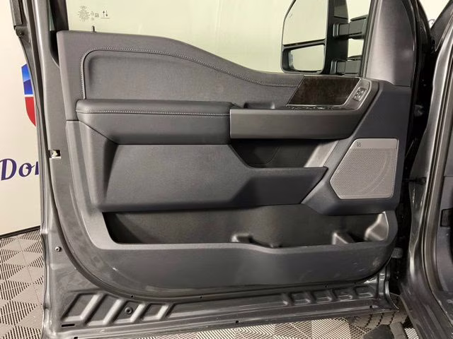 2026 Gray Metallic Ford Super Duty F-250 SRW Lariat 4X4 Truck