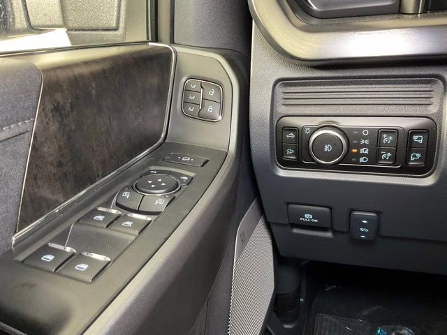 2026 Gray Metallic Ford Super Duty F-250 SRW Lariat 4X4 Truck