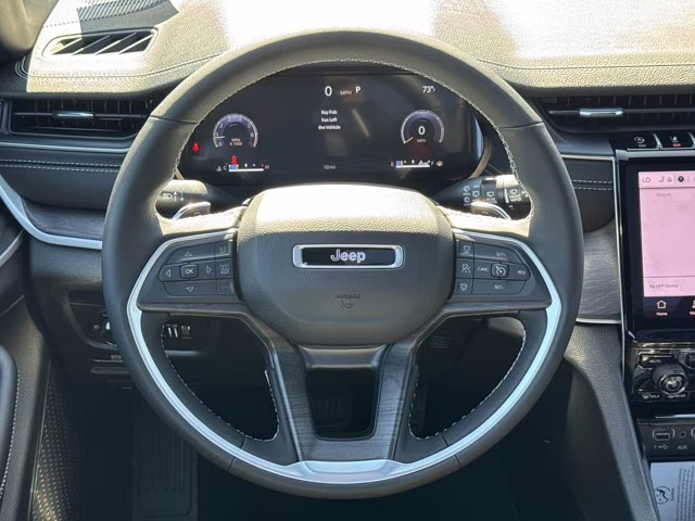 2025 Baltic Gray Metallic Clearcoat Jeep Grand Cherokee L Limited 4X4 SUV