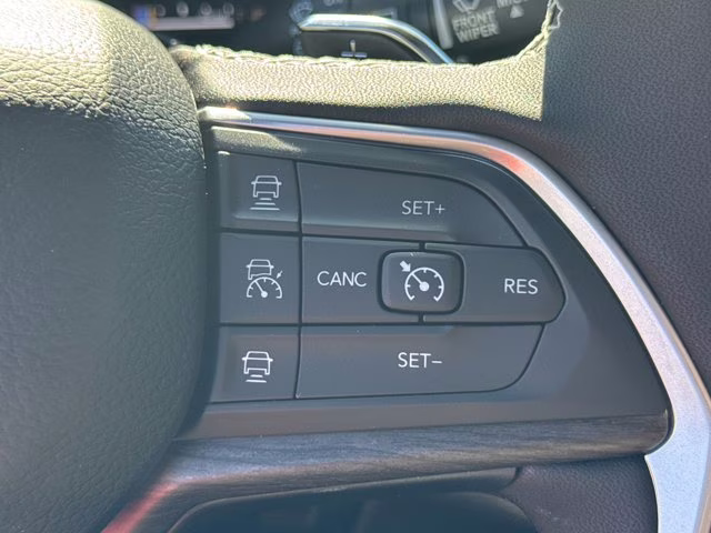 2025 Baltic Gray Metallic Clearcoat Jeep Grand Cherokee L Limited 4X4 SUV