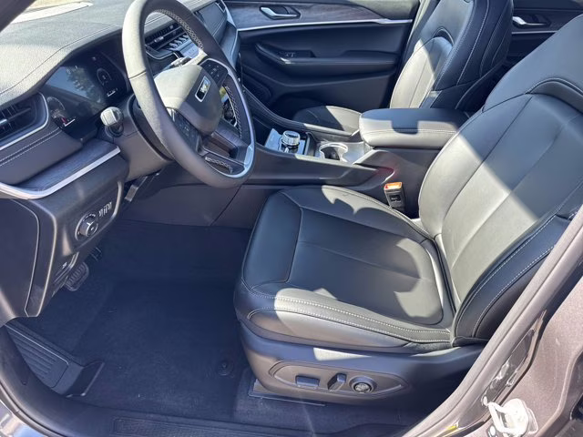 2025 Baltic Gray Metallic Clearcoat Jeep Grand Cherokee L Limited 4X4 SUV