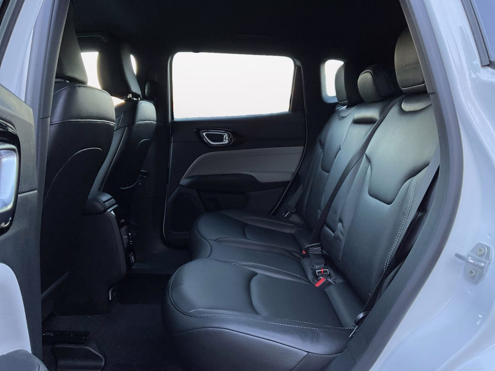 2026 Bright White Clearcoat Jeep Compass Limited 4X4 SUV