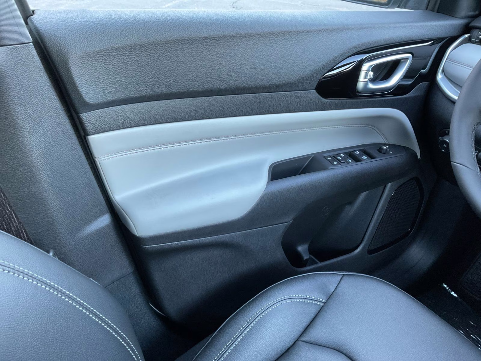 2026 Bright White Clearcoat Jeep Compass Limited 4X4 SUV