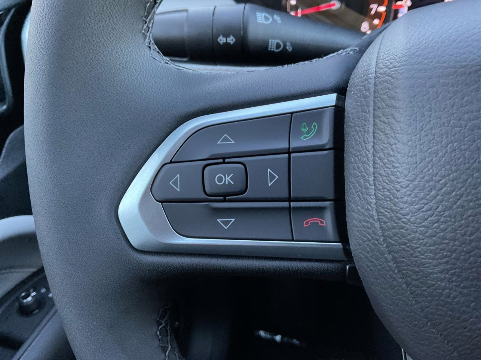 2026 Bright White Clearcoat Jeep Compass Limited 4X4 SUV