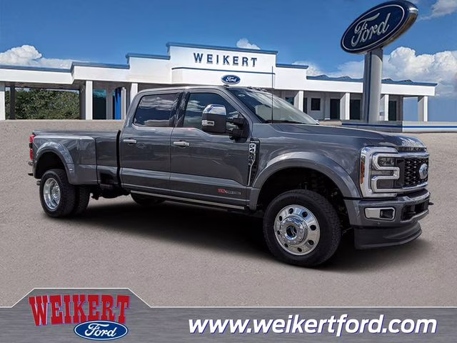 2026 Gray Metallic Ford Super Duty F-450 DRW Platinum Plus 4X4 Truck