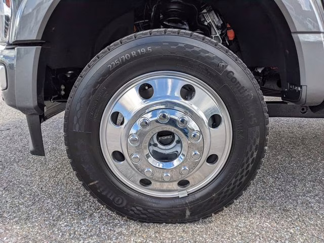 2026 Gray Metallic Ford Super Duty F-450 DRW Platinum Plus 4X4 Truck