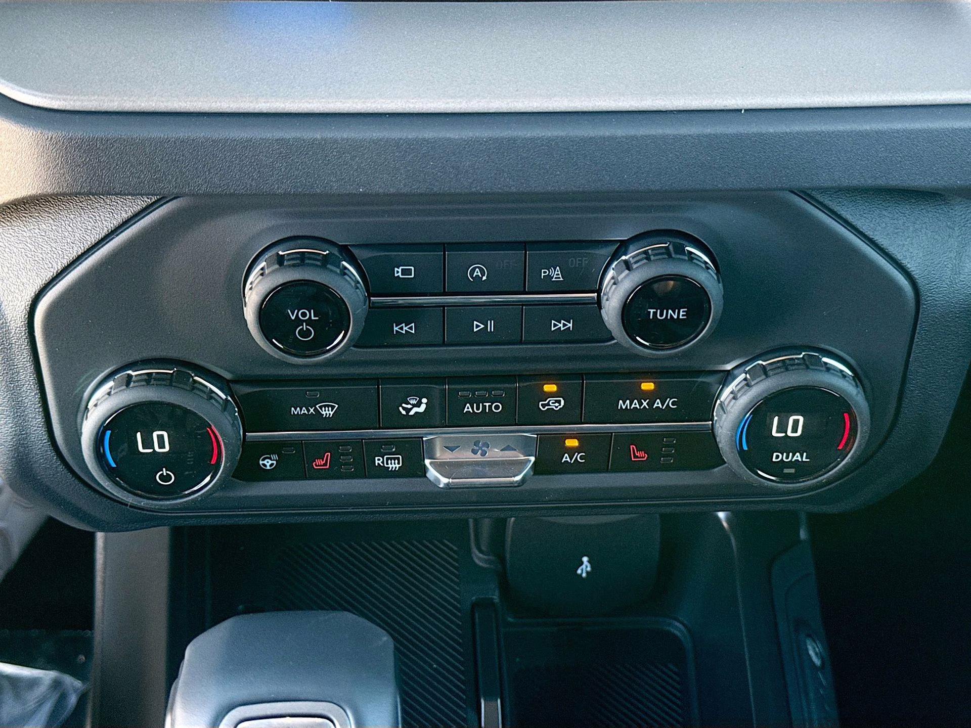 2025 Azure Gray Metallic Tri-Coat Ford Bronco Outer Banks 4X4 SUV