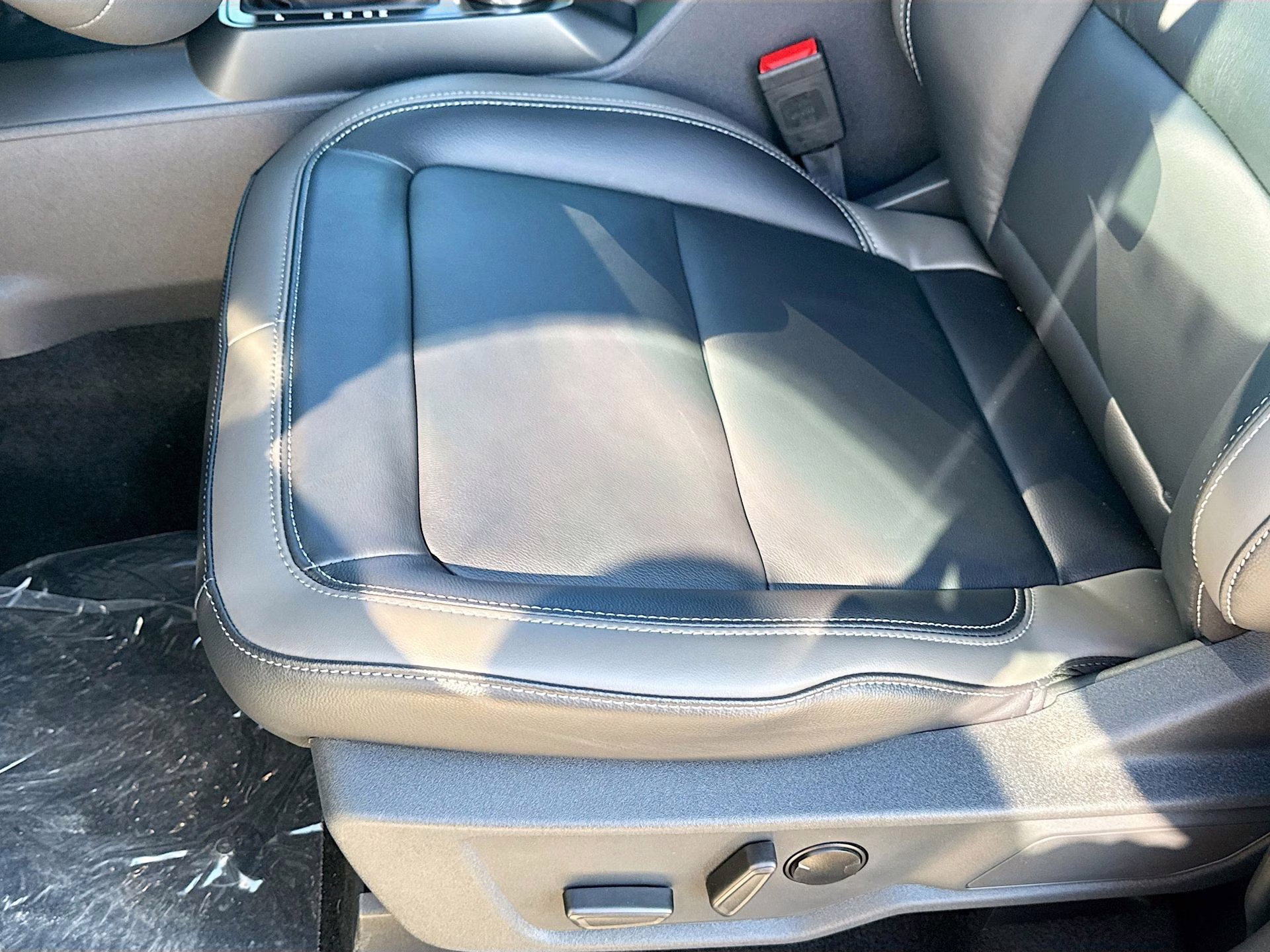 2025 Azure Gray Metallic Tri-Coat Ford Bronco Outer Banks 4X4 SUV